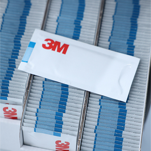Очищающие салфетки 3M 26-2000-00M для ухода за очками в диспенсере Очищающие салфетки 3M 26-2000-00M для ухода за очками в диспенсере