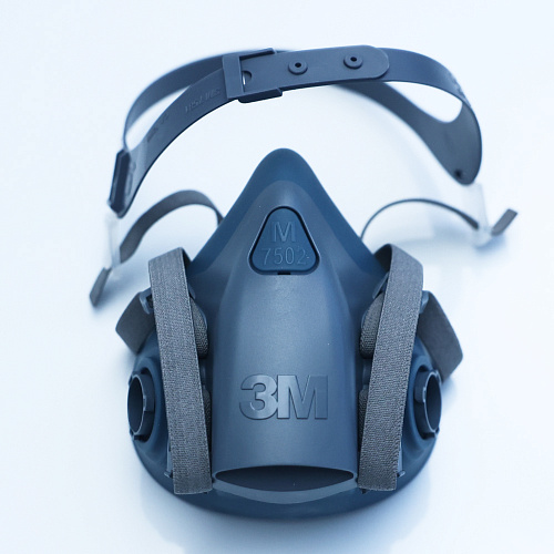 Полумаска 3М серии 7500 модель 7502, размер средний Полумаска 3М серии 7500 модель 7502, размер средний